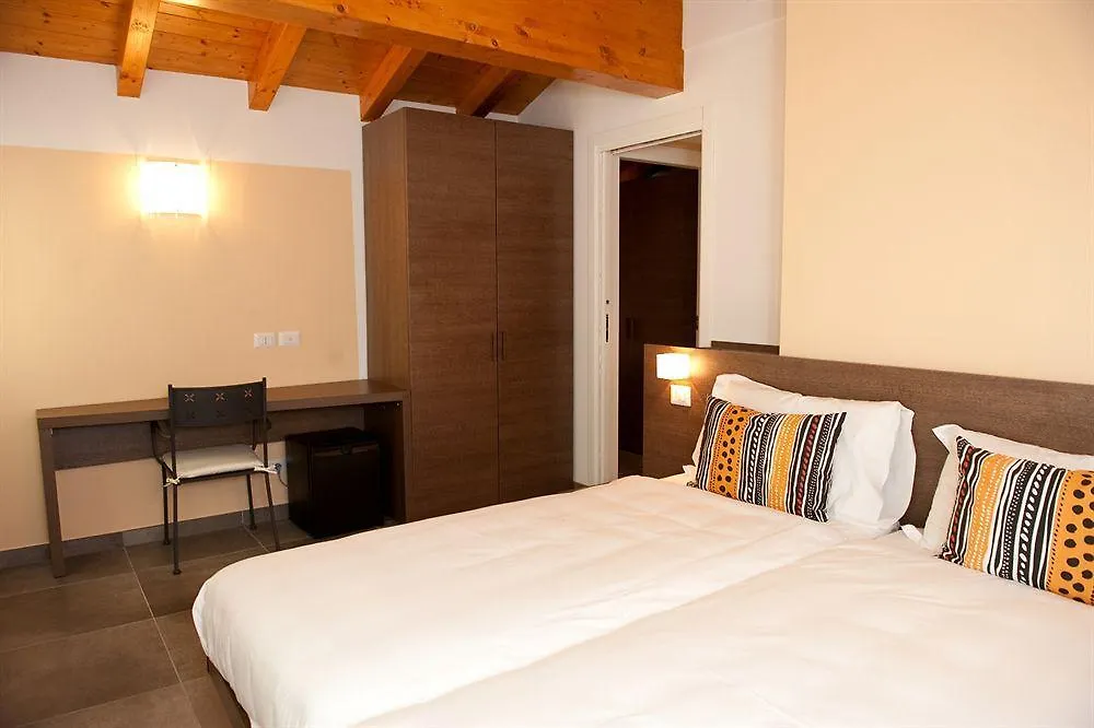 Hotel Il Mulinum Porlezza 3*,
